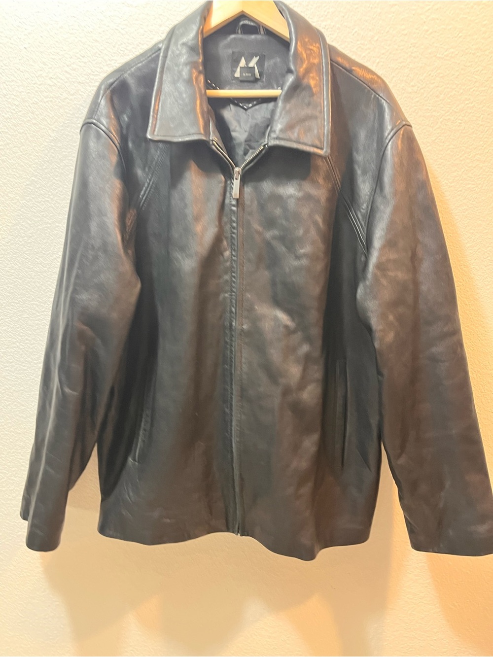 Men's Black Leather Bomber Jacket - Classic Zip Front